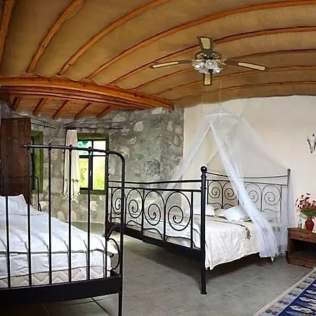 Hotel Otantik Tas Ev 3*