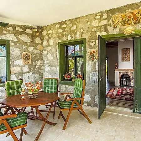 Otantik Tas Ev Ortaca (Mugla)