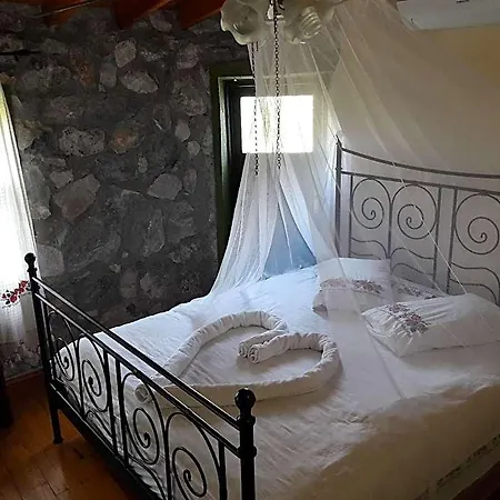 Hotel Otantik Tas Ev 3*